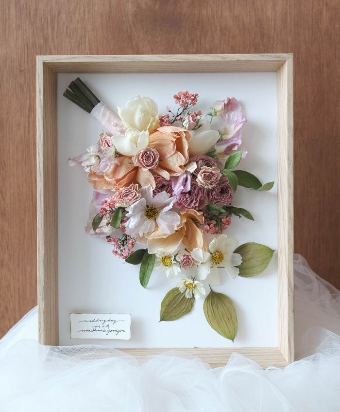 open frame bouquet